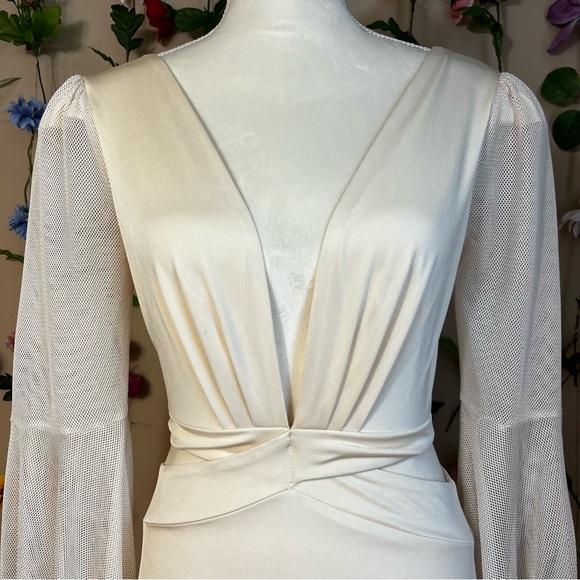 Plunge Neck Open back Mesh Sleeve Bodysuit, Small - Picture 2 of 7